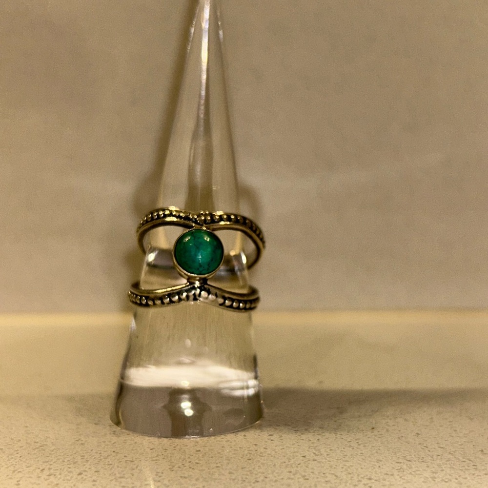 Gorgeous Handmade Sterling Silver Ring with Natural Moonshine - Picture 2 of 2
